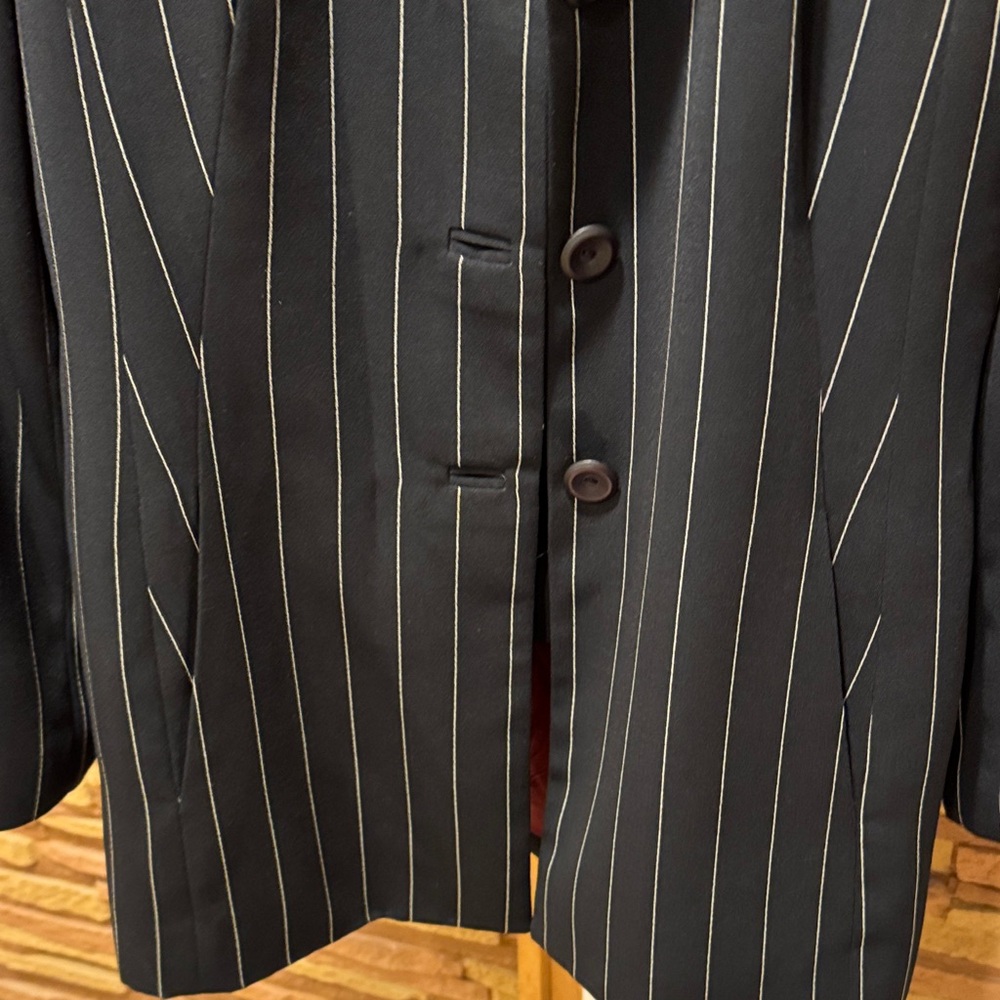 ALBERTO MAKALI Elegant Black Pinstripe Women's Blazer with Mini Skirt - Picture 5 of 14